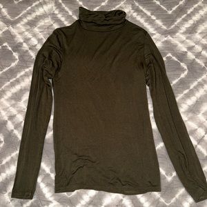 Olivia Rae Green Lightweight Turtleneck | Small